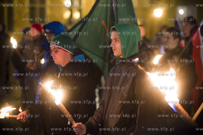 Gdańsk. Długi Targ. Protest Młodzieży Wszechpolskiej...