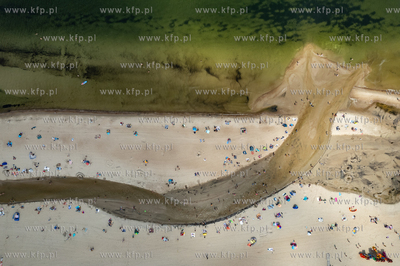 Plaża w Gdańsku Jelitkowie. Zakaz kąpieli po pożarze...