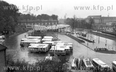 Dworzec autobusowy PKS w Gdansku przy ul. 3 maja. 5pazdziernik1971_z.kosycarz_p41...