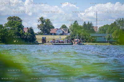 Przeprawa promowa w Mikoszewie. 01.08.2020 fot. Paweł...