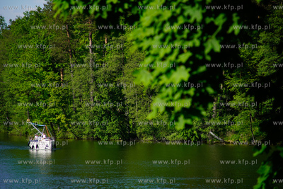 Żeglarstwo na Mazurach. Ruciane-Nida nad Jeziorem...