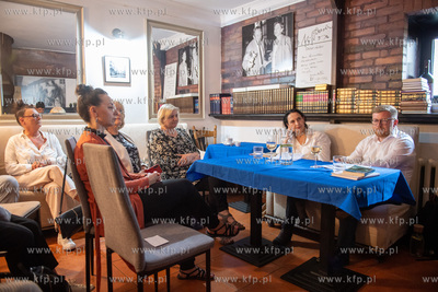 Literacka Restaurant & Wine Bar. Bursztyny Literatury....