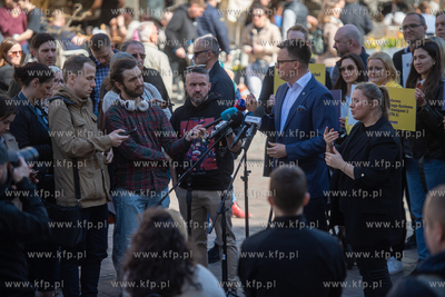Konferencja prasowa Szymona Hołowni, Marszałka Sejmu...