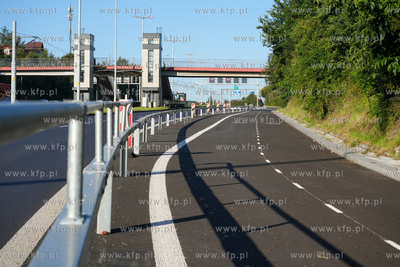 Ekostrada - nowa droga rowerowa w al. Armii Krajowej...