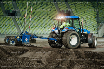 Gdansk. Stadion PGE Arena. Wymiana murawy przed meczem...