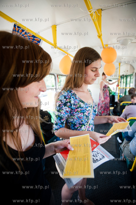 Gdansk. Zabytkowy tramwaj typu 102Na, ktory pelni role...