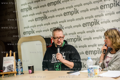 Gdansk. Salon Empik w C.H. Galeria Baltycka. Spotkanie...