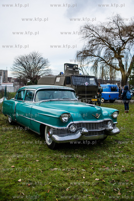 Gdansk. Pokaz pojazdow zabytkowych z Automobilklubu...