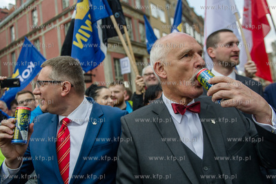 Gdansk. Manifestacja przeciwko podatkowi PIT, zorganizowana...