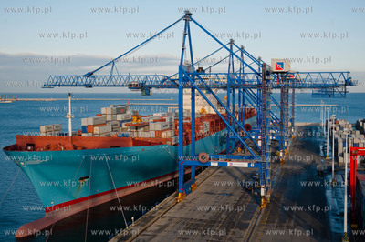 Gdansk. Terminal kontenerowy DCT.
15.12.2011
fot....