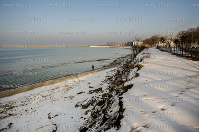 Gdańsk.  Scieżka prowadząca do falochronu Zachodniego...