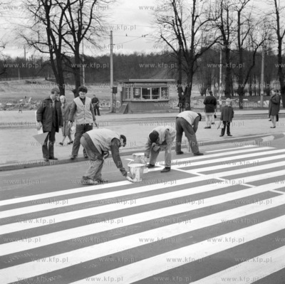 Pracownicy Miejskiego Zarzadu Drog i Mostow w Gdansku...