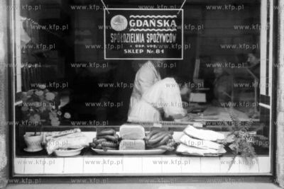 Witryna w sklepie mięsnym Gdańskiej Spółdzielni...