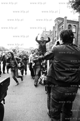 Strajk w Stoczni Gdanskiej im. Lenina Nz. Lech Walesa...