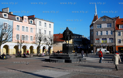 Rynek starego miasta w Wejherowie16.02.2007Fot....