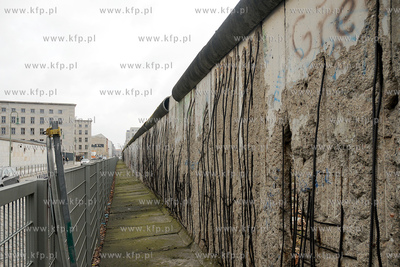 Berlin.Pozostalosci Muru berliskiego - istniejacego...