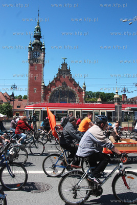 Najwieksza w Polsce uliczna demostracja rowerowa czyli...