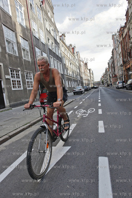 Nowa sciezka rowerowa na ul. Ogarnej w Gdansku. Mozna...