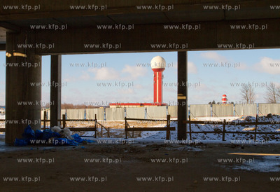 Budowa nowego terminala pasazerskiego T2 na lotnisku...