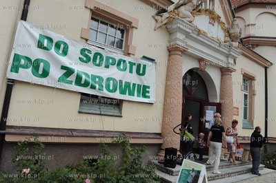 Sopot - Plac Zdrojowy. Fundacja Profilaktyki Chorob...