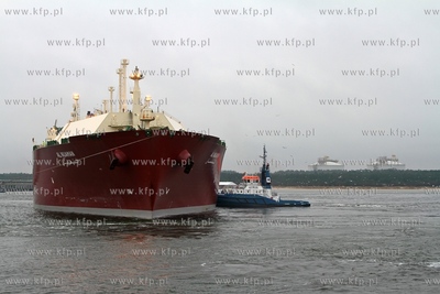 Metanowiec Al Nuaman z katarskim LNG wplynal do Gazoportu...