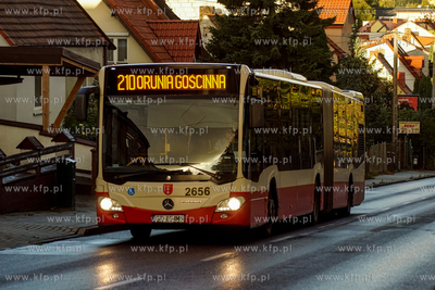 Gdańsk, Suchanino. Autobus Mercedes 628 03 Citaro...
