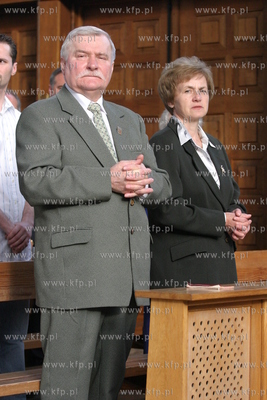 W pierwszy dzien po przystapieniu Polski do Unii Europejskiej...