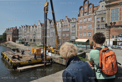 Budowa nowego przystanku dla tramwajow wodnych w Gdansku...