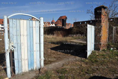 Prace porzadkowe na polnocnej czesci Wyspy Spichrzow...