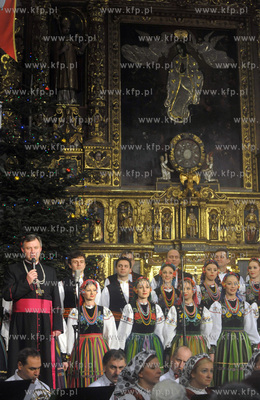 Koncert koled w wykonaniu zespolu Mazowsze w kosciele...