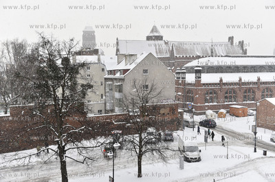 Zima i opady śniegu na ul. Podwale Staromiejskie w...