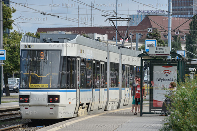 Tramwaj ALSTOM NGD99 w malowaniu nawiązującym do...