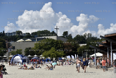 Plaża Gdynia - Środmieście. Nz. Muzeum Marynarki...