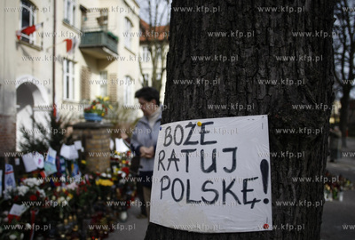 Sopot. 8:56 w całej Polsce zabily dzwony i rozlegly...