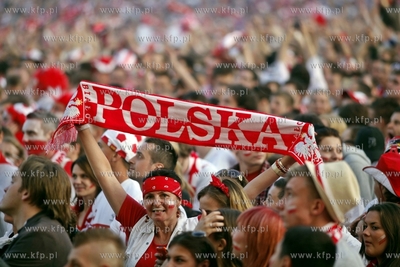 Gdansk. Mistrzostwa europy w pilce noznej. Kibice ogladaja...