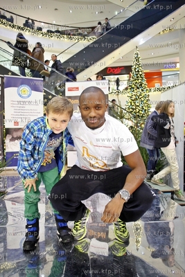 Gdansk. Galeria Baltycka. Wydarzenie charytatywne pt.Gwiazdy...