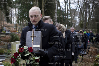 Gdynia. Cmentarz witomiński. Pogrzeb fotoreportera...