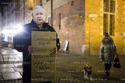 Solidarność Białych Róż pod Fontanną Neptuna...