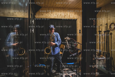 Zespół Remont Pomp wraz Mikołajem Trzaską ( nz....