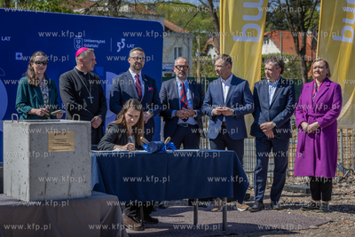 Wmurowanie kamienia węgielnego pod Centrum Sportu....