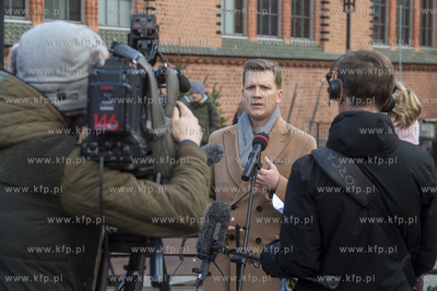 Hala Targowa w Gdańsku. Konferencja radnych PiS, Przemysława...