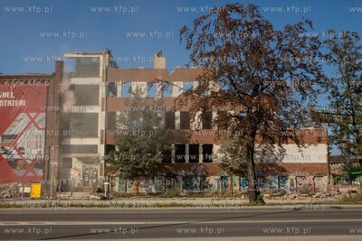 Stocznia Cesarska, ul. Popiełuszki. Wyburzanie budynku...