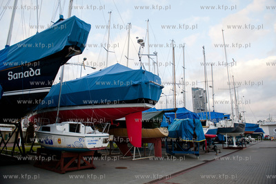 Gdynia. Zima w porcie jachtowym.04.01.2012fot. Mateusz...