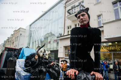 Sopocka Majowka. Parada Zwierzat - Krol Lew i jego...