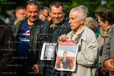Gdansk. Plac pod pomnikiem Krola Jana III Sobieskiego....