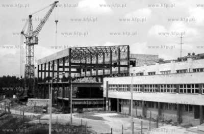 Budowa hali sportowej i basenu plywackiego przy Szkole...