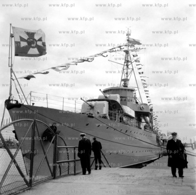 Okret Muzeum Burza przy nabrzezu Pomorskim w Gdyni....