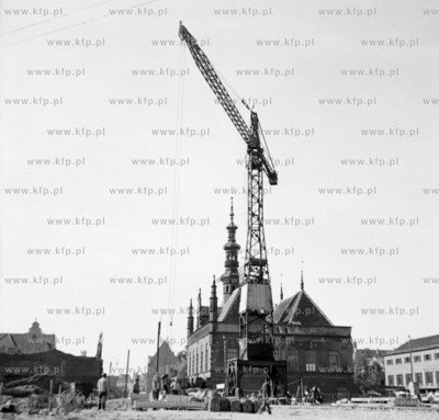 Odbudowa po II wojnie swiatowej ulicy Korzennej w Gdansku....