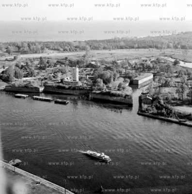 Gdansk. Martwa Wisla, kanal portowy i Wisloujscie....