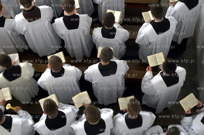 Msza sw. rezurekcyjna pod przewodnictwem ks. bp. Jana...